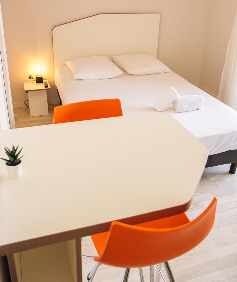 Twenty Business Flats Nimes Trigone Aparthotel ภายนอก รูปภาพ